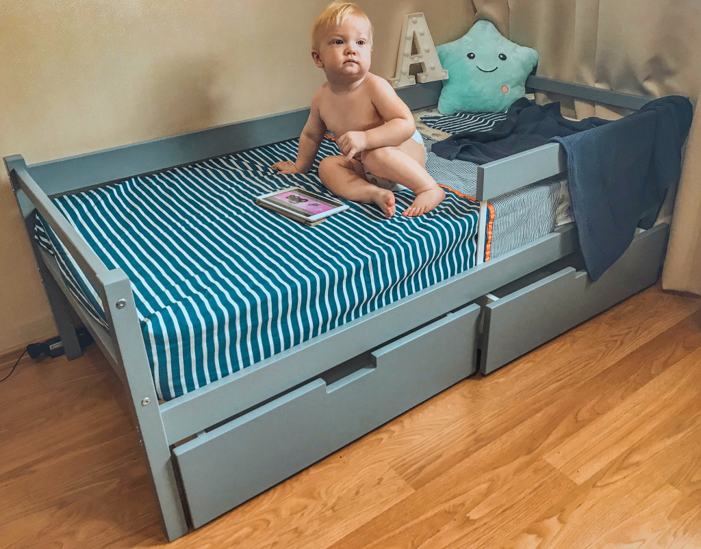 кровать для мальчика с бортиком